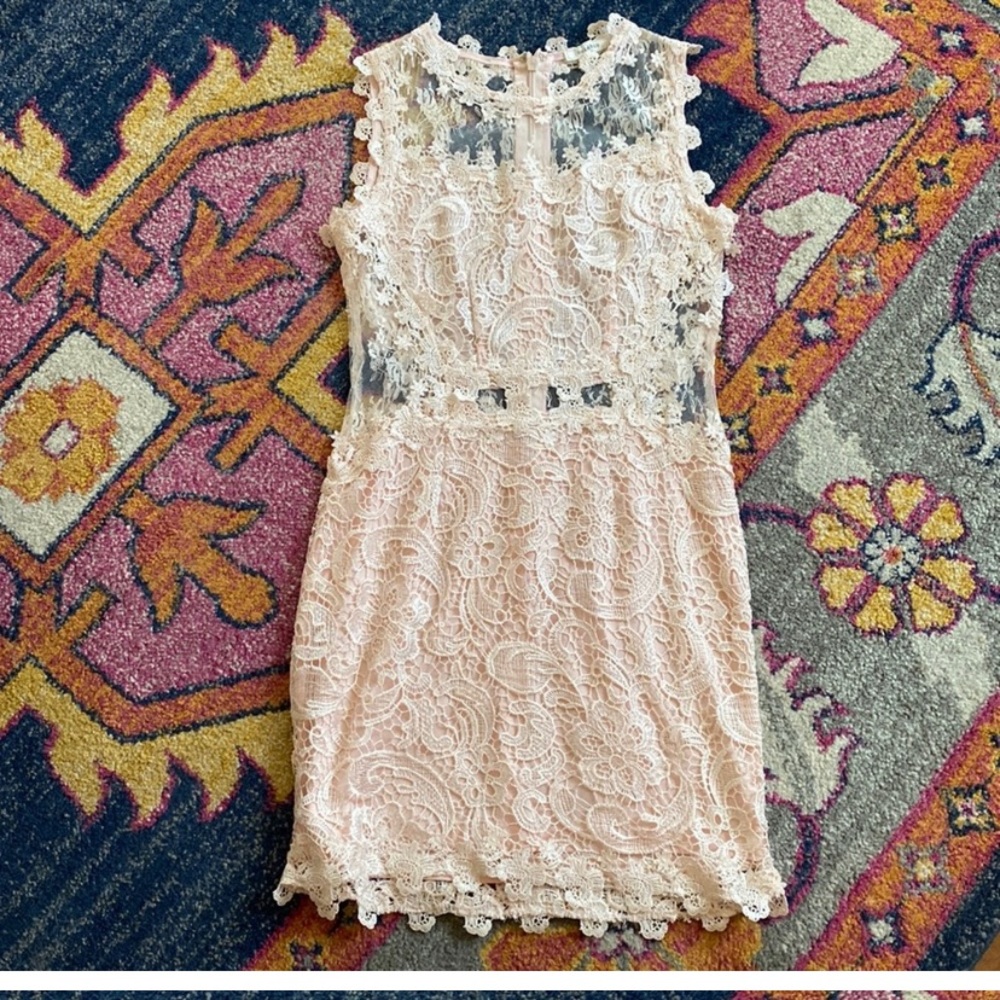 🌸🌸Beautiful Lace Dress🌸🌸